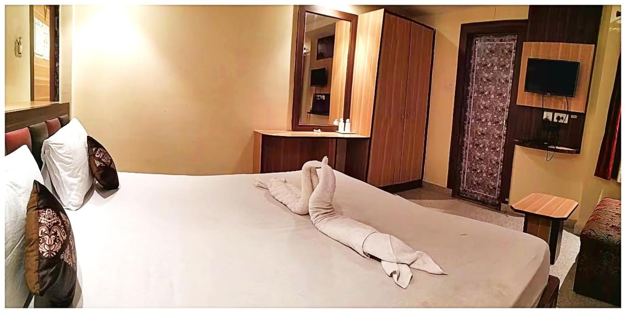 Sea View ! Residency Near Sea - Sea Facing With Attached Balcony- Wifi-parking-restaurant Facilities - Premium