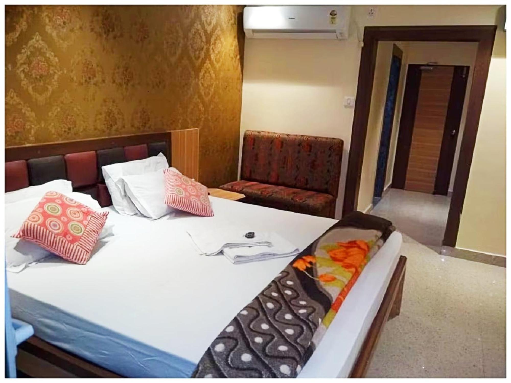 Sea View ! Residency Near Sea - Sea Facing With Attached Balcony- Wifi-parking-restaurant Facilities - Premium Hotel Puri