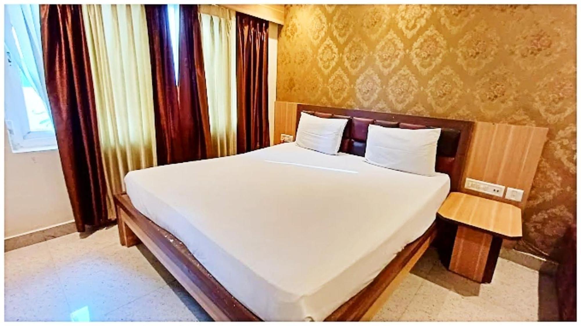Sea View ! Residency Near Sea - Sea Facing With Attached Balcony- Wifi-parking-restaurant Facilities - Premium Hotel Puri