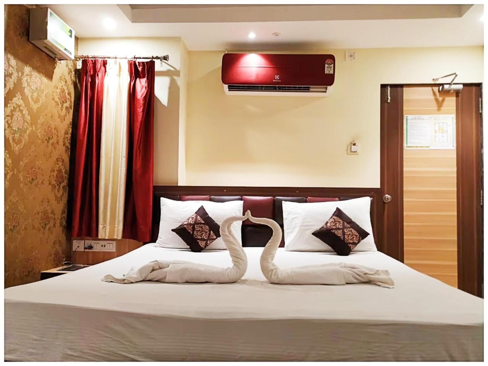 Hotel Sea View ! Residency Near Sea - Sea Facing With Attached Balcony- Wifi-parking-restaurant Facilities - Premium Puri